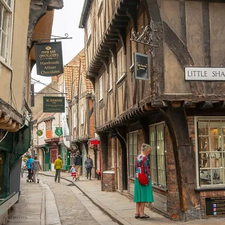 Pass The Keys 5 Bollans Court - Charming 2 Bed Center Appartement York