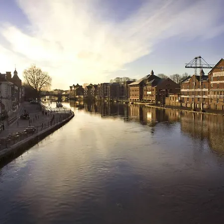 Appartement Pass The Keys 5 Bollans Court - Charming 2 Bed Center *