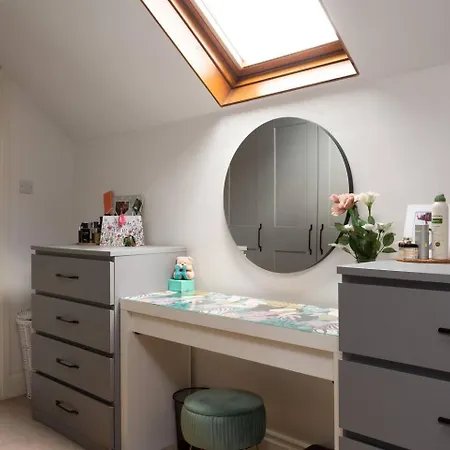 Pass The Keys 5 Bollans Court - Charming 2 Bed Center * York