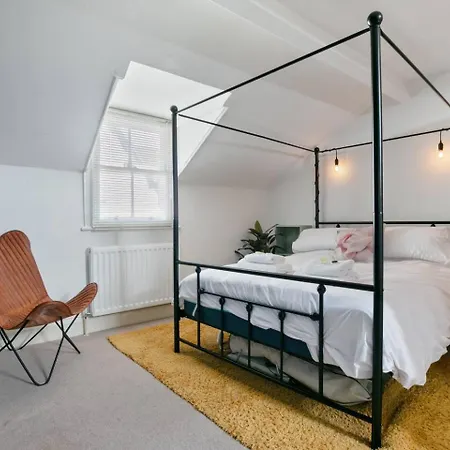 Pass The Keys 5 Bollans Court - Charming 2 Bed Center Appartement