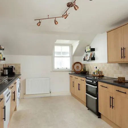 Pass The Keys 5 Bollans Court - Charming 2 Bed Center York
